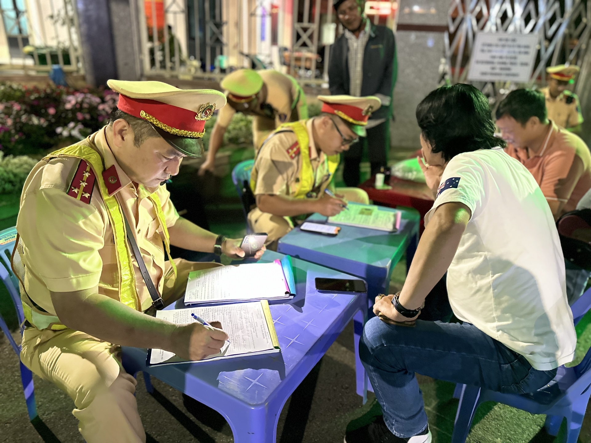Bảo đảm trật tự, an toàn giao thông trong dịp nghỉ lễ Quốc khánh 2/9 và tháng cao điểm học sinh đến trường