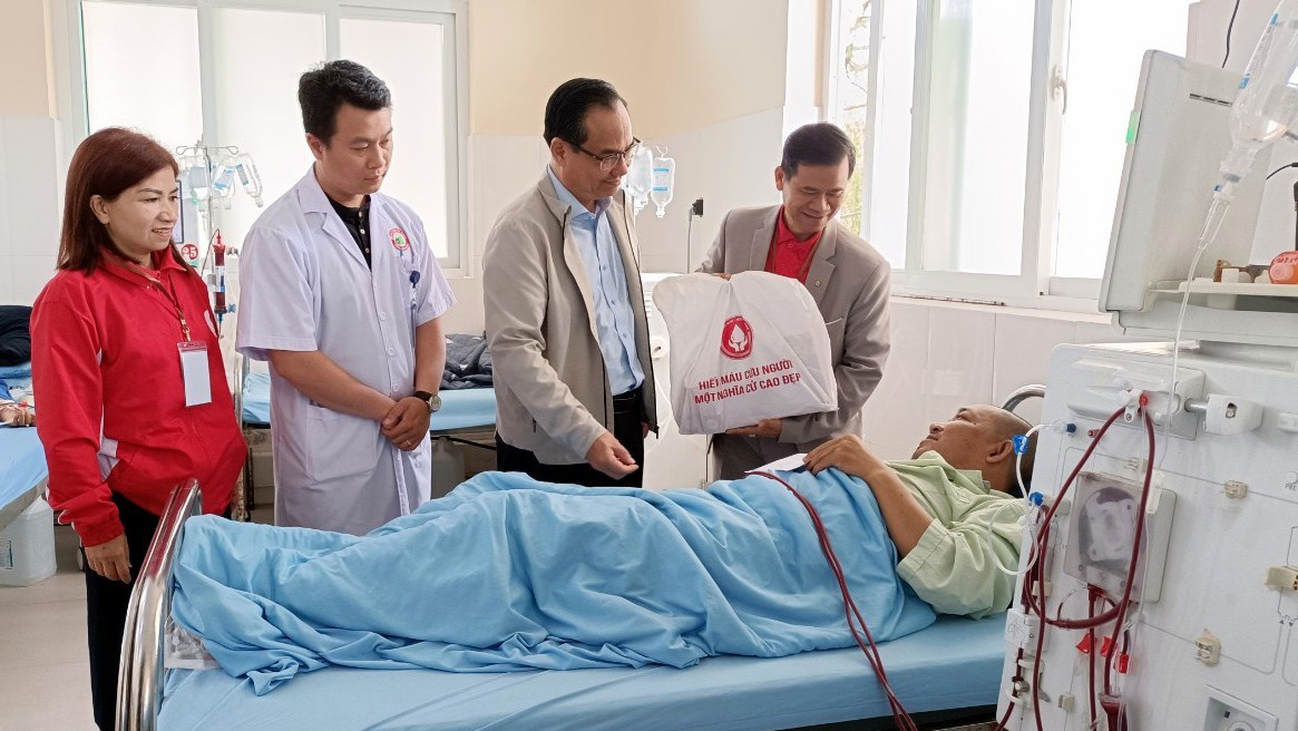 Bệnh thận mạn tính và một số bệnh lý về thận