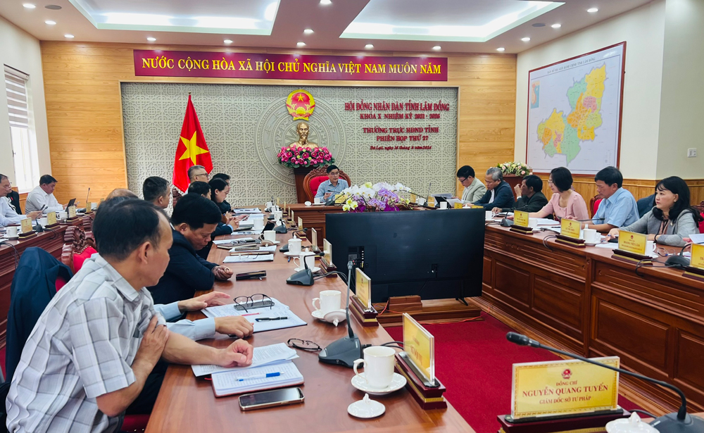 Thường trực HĐND tỉnh họp phiên thứ 27