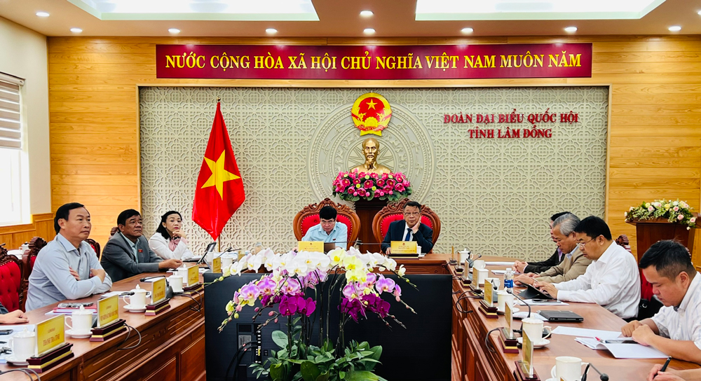 ĐBQH Lâm Đồng chất vấn về chất lượng vắc xin và nguyên nhân bò sữa bệnh, chết