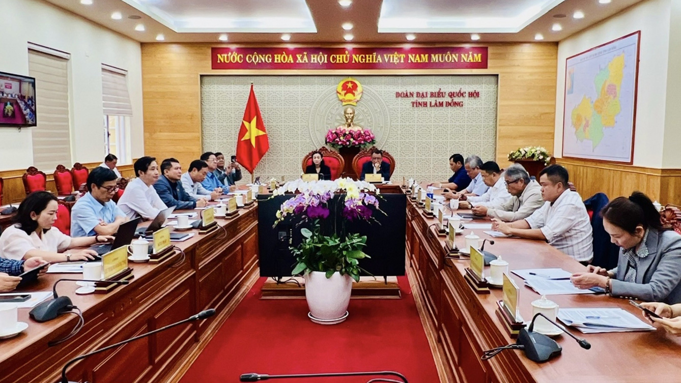 Đoàn ĐBQH tỉnh Lâm Đồng chất vấn về việc án tồn đọng nhiều năm chưa được thi hành