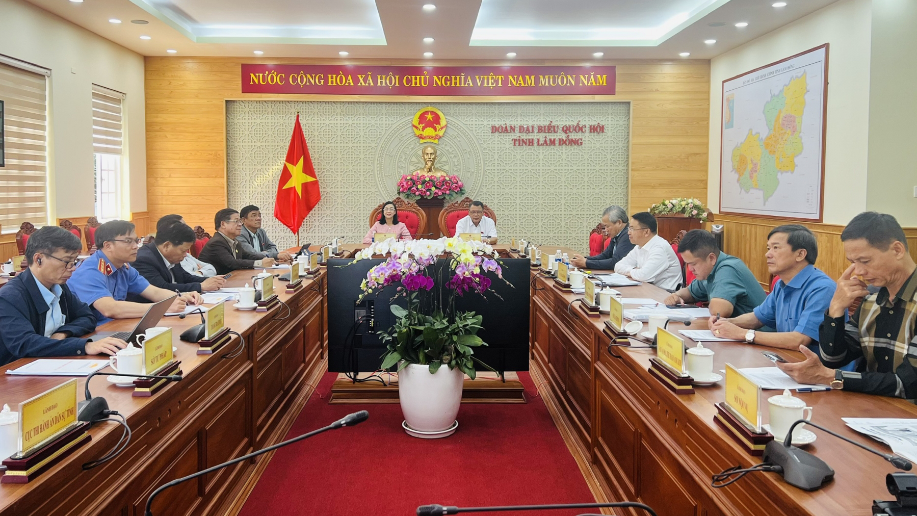 Hoàn thiện chính sách, pháp luật, xử lý những tồn tại, vướng mắc