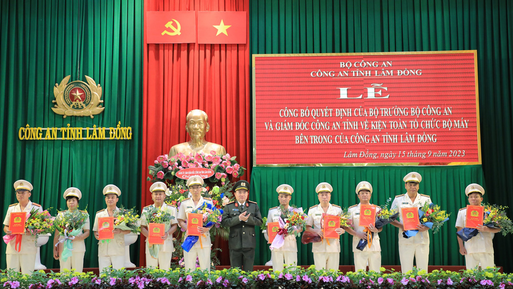 Kiện toàn tổ chức cán bộ bộ máy bên trong của Công an tỉnh