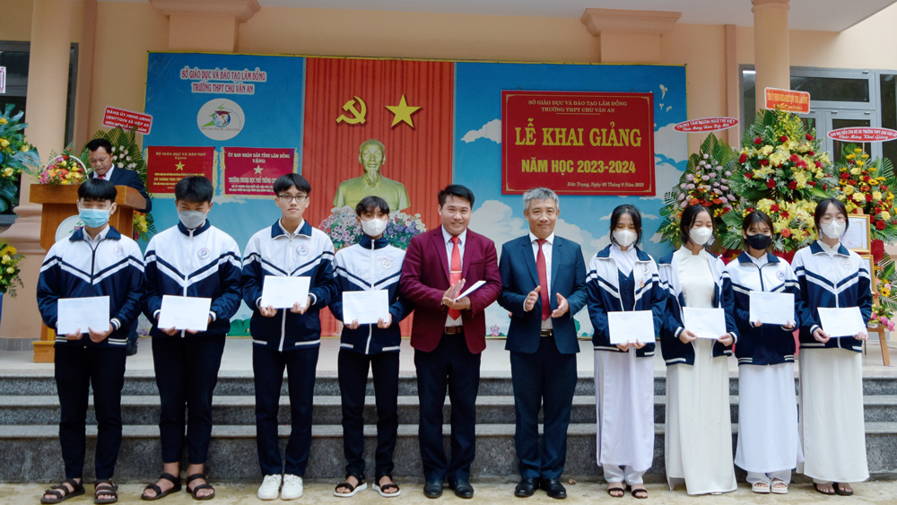 Trường THPT Chu Văn An: Tập thể sư phạm xuất sắc nhiều năm liền