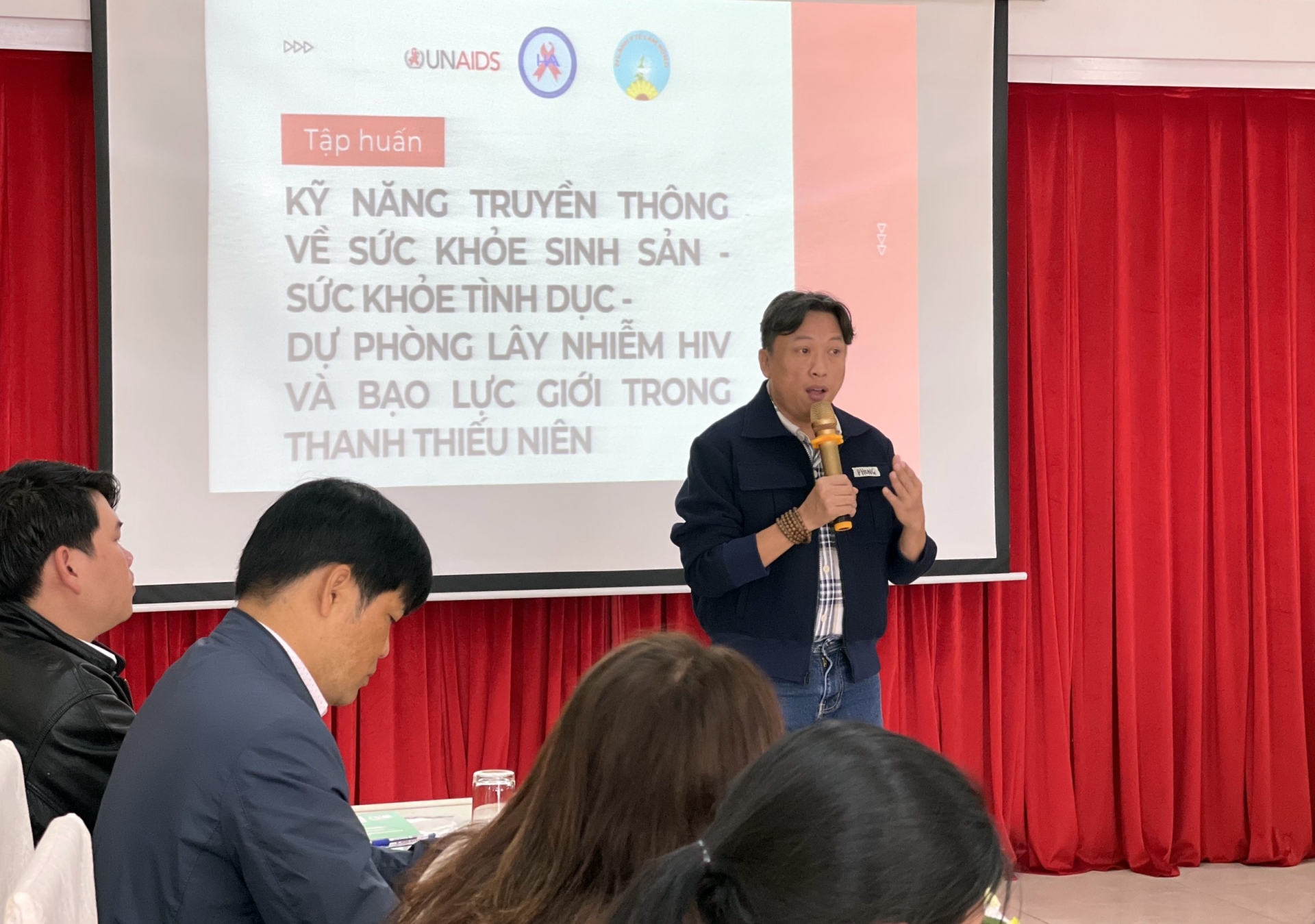Tập huấn kỹ năng truyền thông về sức khỏe sinh sản cho thanh thiếu niên