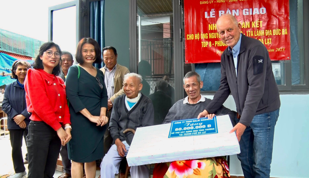 Đà Lạt: Trao tặng 2 căn nhà đại đoàn kết cho hộ gia đình hoàn cảnh đặc biệt khó khăn