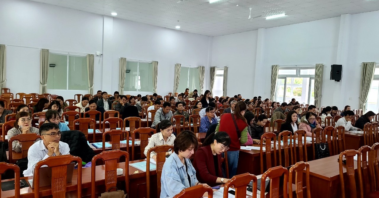 Nâng cao năng lực cho cán bộ làm công tác trẻ em