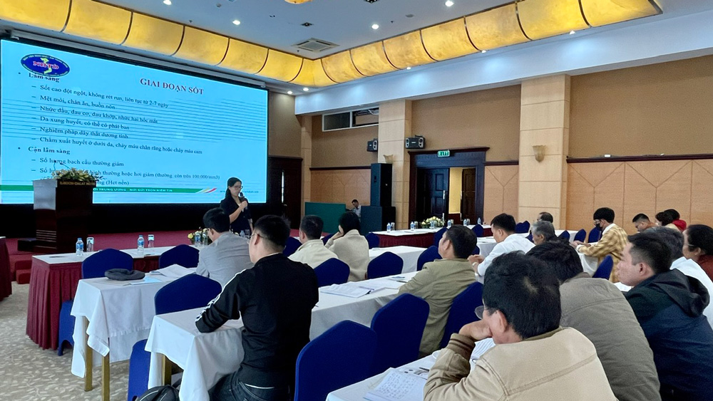90 bác sỹ, điều dưỡng tập huấn cập nhật chẩn đoán, điều trị và chăm sóc bệnh nhân sốt xuất huyết