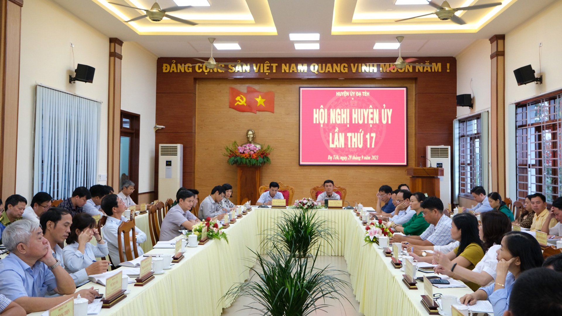 Hội nghị Huyện ủy Đạ Tẻh lần thứ 17