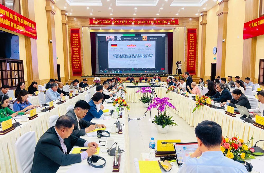 Hội thảo “Kinh nghiệm quốc tế về tài chính và quy hoạch đất đai”