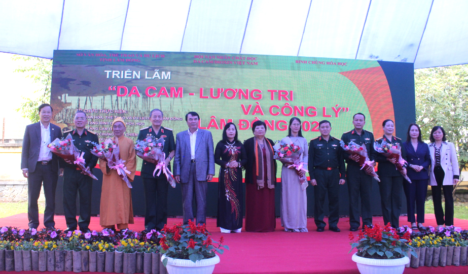 Triển lãm “Da cam - Lương tri và Công lý”