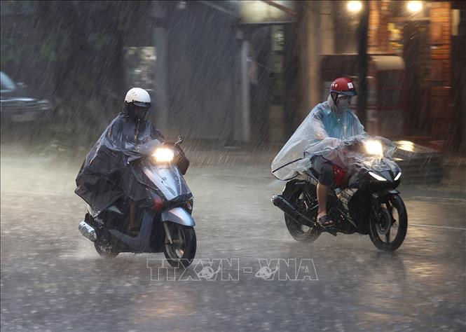 Đêm 16/9, các khu vực trên cả nước có mưa dông