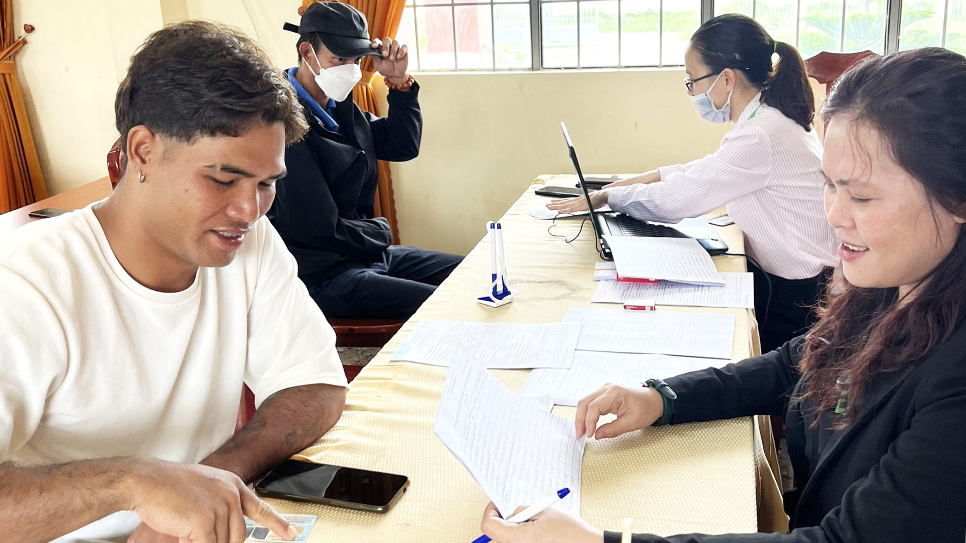 Ngân hàng Chính sách Xã hội huyện Bảo Lâm triển khai dịch vụ Mobile Banking