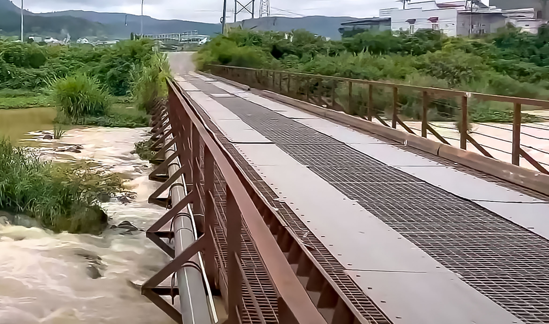 Lựa chọn nhà thầu để thực hiện Dự án xây dựng 5 cầu yếu