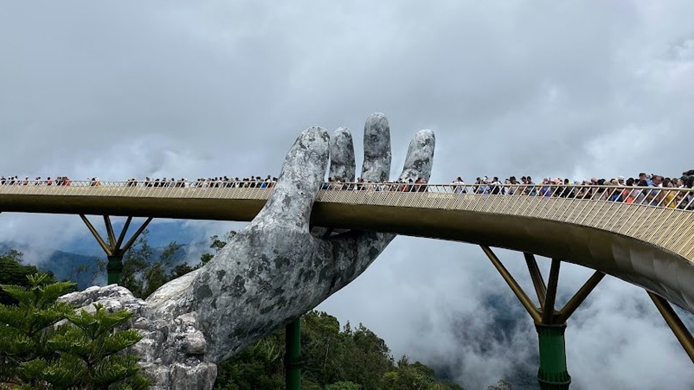 Bềnh bồng sương khói Bà Nà Hills
