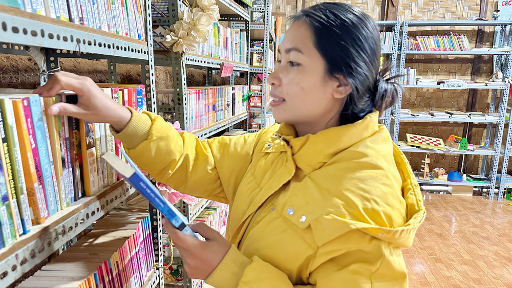 Cô gái K’Ho và nỗ lực lan tỏa văn hóa các vùng, miền đến trẻ em vùng sâu