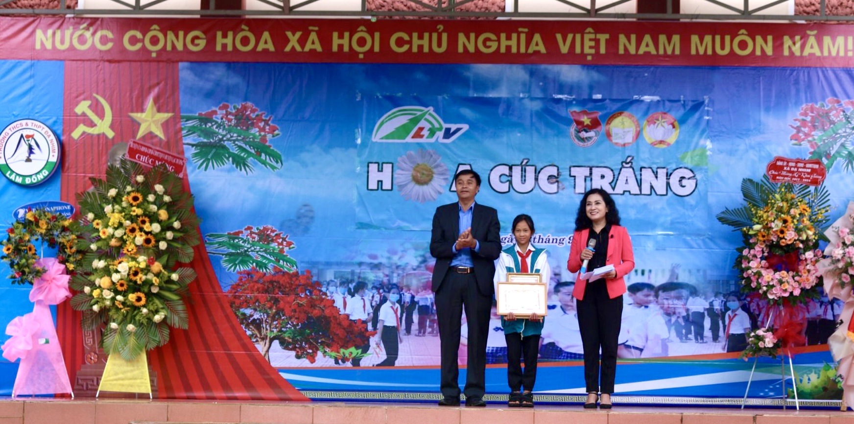 Lạc Dương: 108 triệu đồng hỗ trợ học sinh chương trình Hoa Cúc Trắng