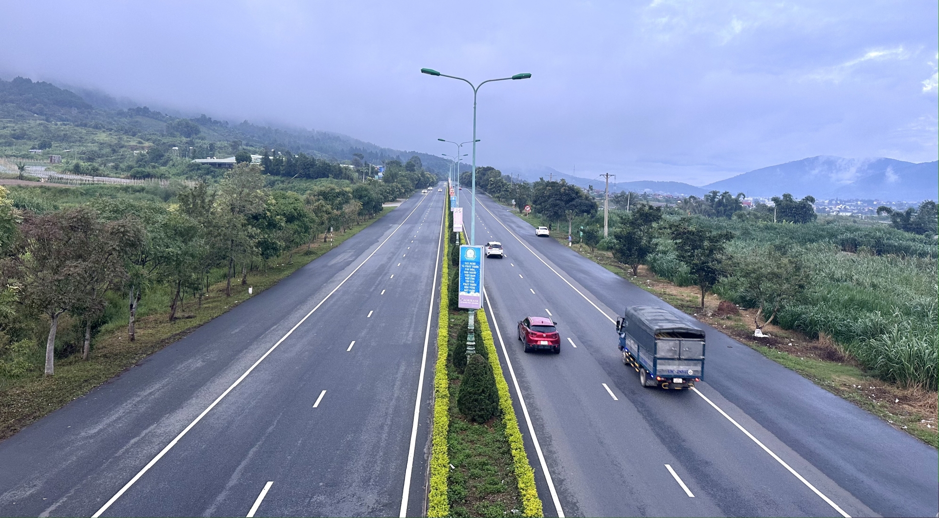 Tập trung triển khai quyết liệt, có hiệu quả các dự án giao thông  mang tính kết nối vùng, các trục đường đối ngoại