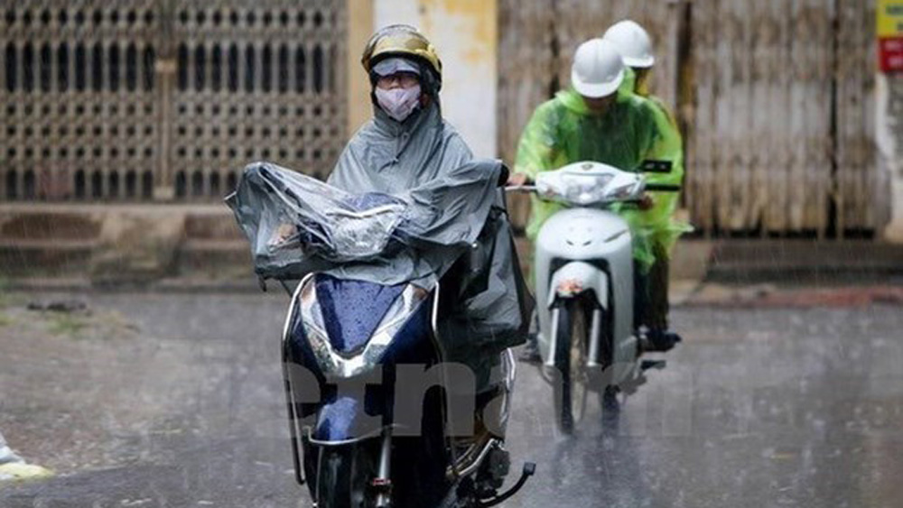 Hà Nội sáng sớm và chiều tối mưa dông rải rác, ngày có nắng