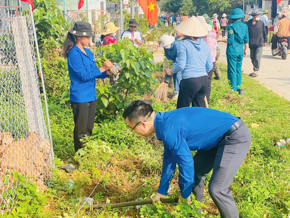 Ngày thứ Bảy cùng Nhân dân tham gia xây dựng nông thôn mới