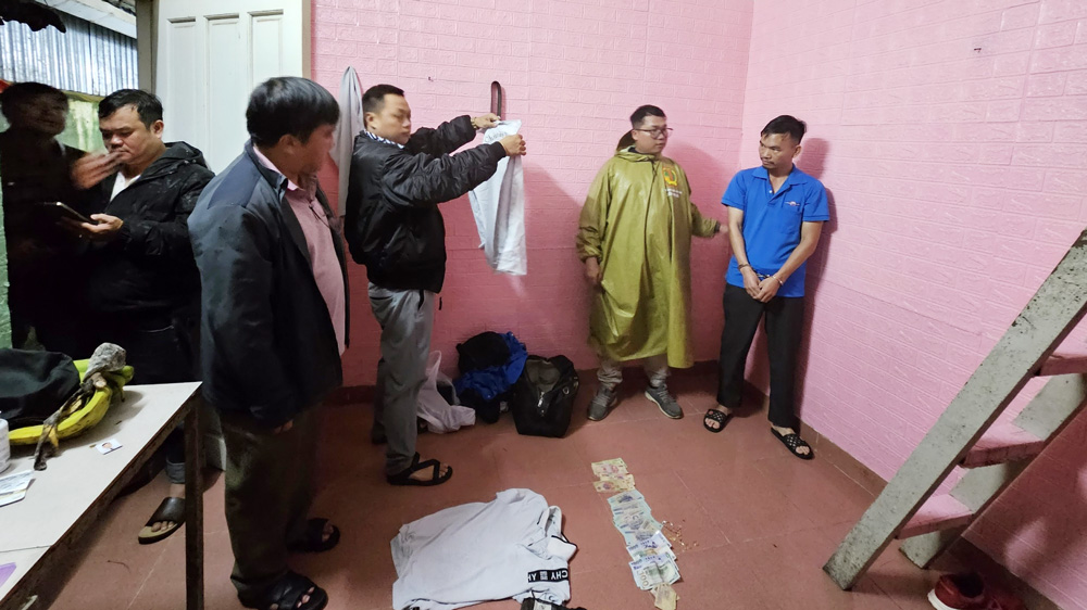 Bắt siêu trộm chuyên leo tường đột nhập cửa sổ biệt thự, khách sạn