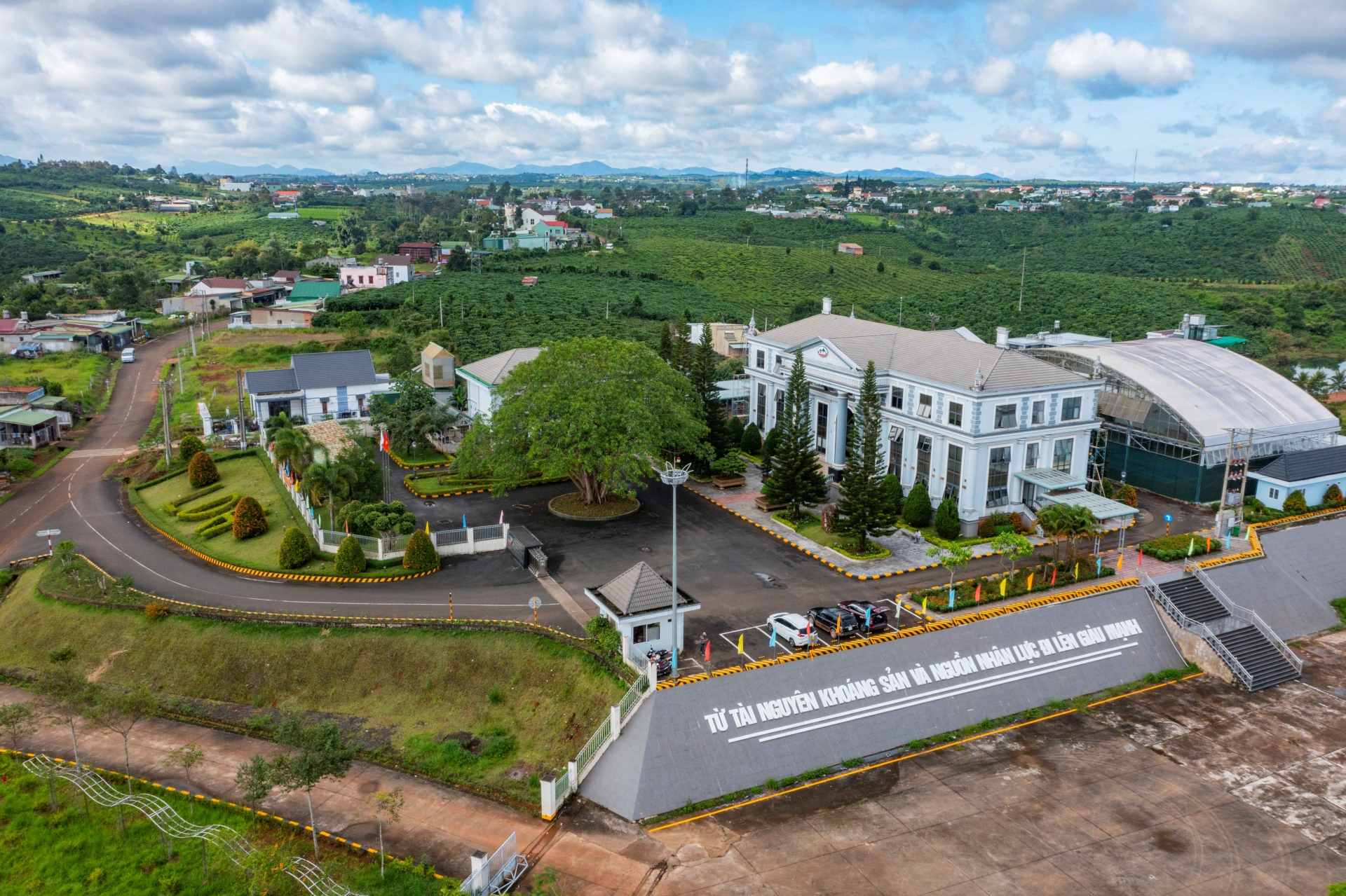Nhôm Lâm Đồng - Hành trình khẳng định vị thế và thương hiệu ở vùng đất đỏ