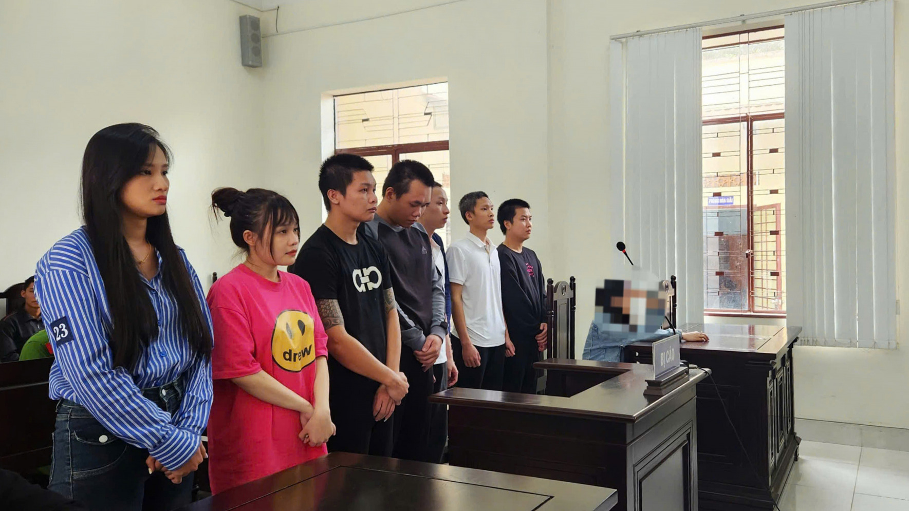 Bảo Lộc: Tổ chức sử dụng trái phép ma túy, 8 bị cáo lãnh hơn 54 năm tù