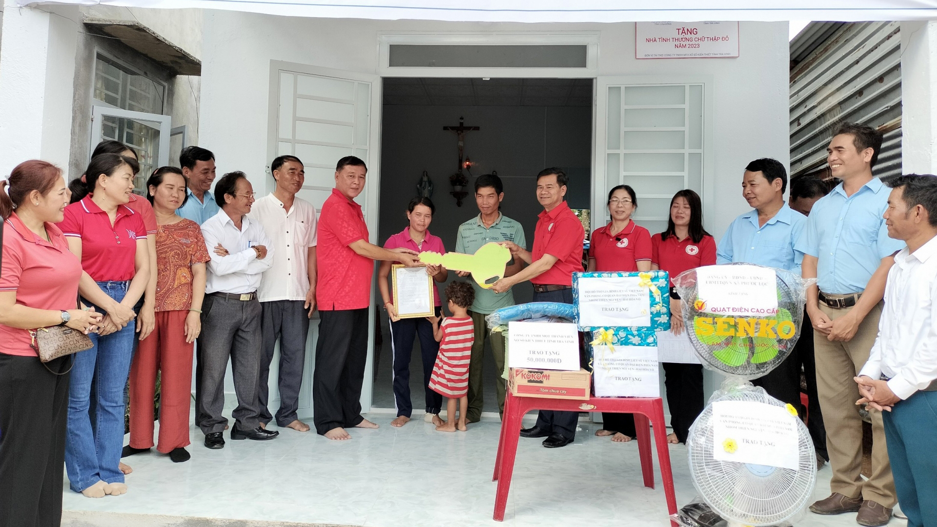 Khánh thành 4 nhà tình thương do Công ty TNHH MTV Xổ số kiến thiết tỉnh Trà Vinh tài trợ