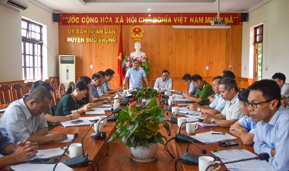 Giám sát việc tăng cường công tác quản lý vật tư nông nghiệp tại Đức Trọng
