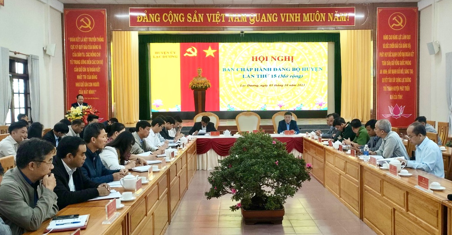 Hội nghị Huyện ủy Lạc Dương lần thứ 15