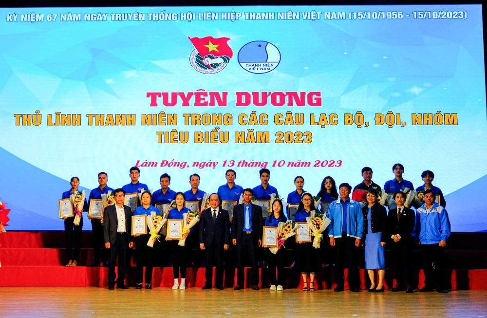 Tuyên dương 17 thủ lĩnh thanh niên câu lạc bộ, đội, nhóm tiêu biểu