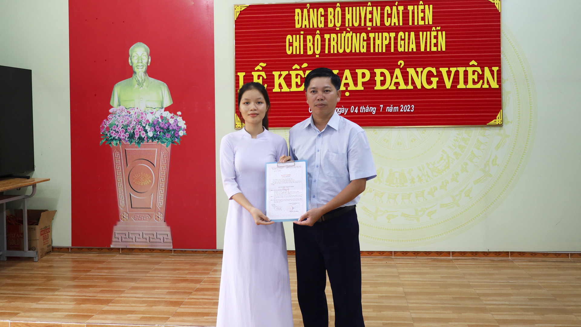 Cát Tiên: Tăng cường thực hiện công tác quản lý, tạo nguồn kết nạp đảng viên