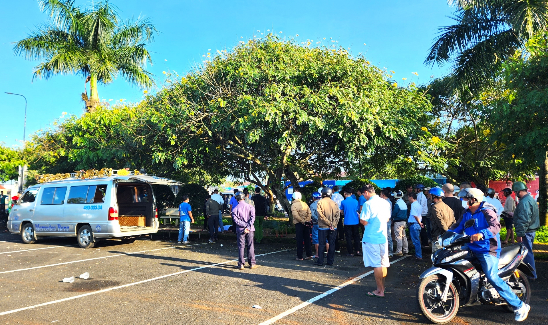 Bảo Lộc: Phát hiện tài xế xe taxi tử vong trong tư thế treo cổ