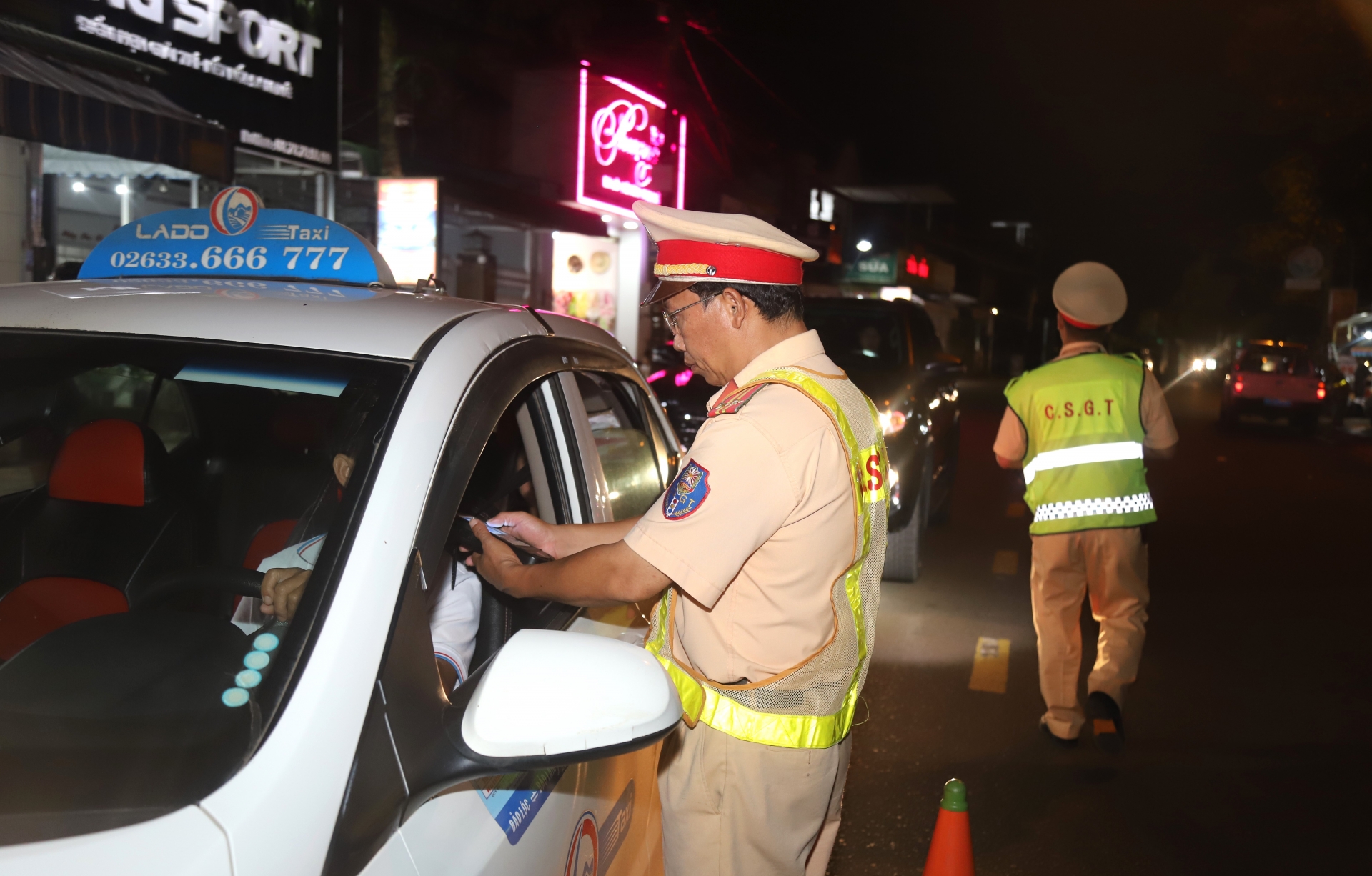 Bảo Lộc: Nhiều trường hợp vi phạm nồng độ cồn được xử lý lưu động