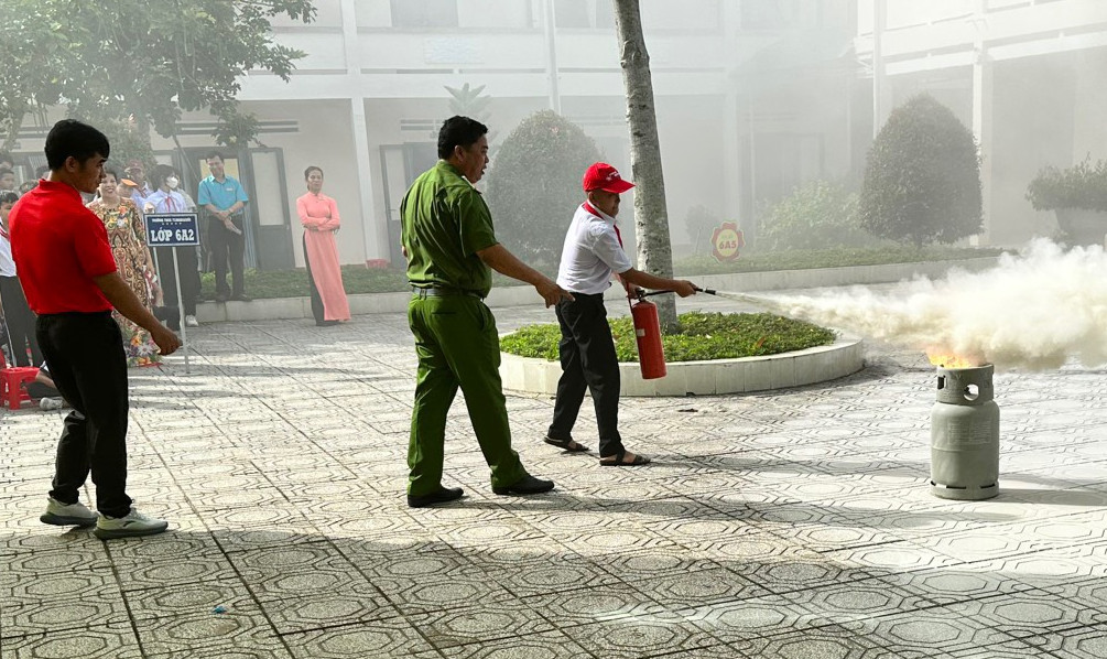 Đạ Huoai: Ra mắt mô hình “Cổng trường an toàn giao thông”