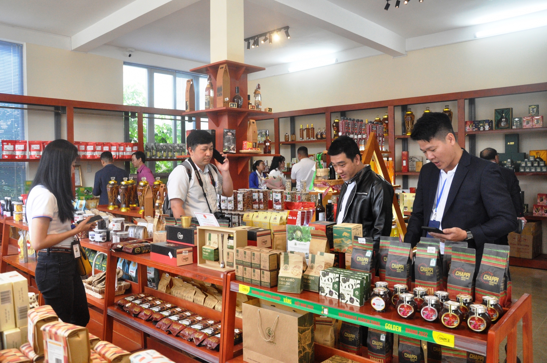 Giấc mơ lớn trong không gian cà phê nơi phố nhỏ