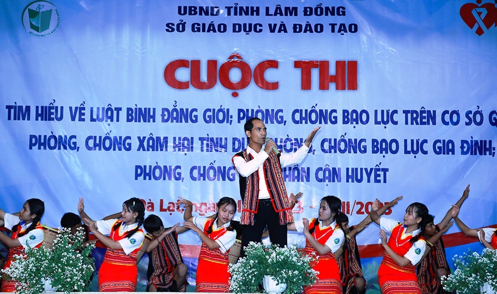 Học sinh khối trường dân tộc nội trú thi tìm hiểu về Luật Bình đẳng giới