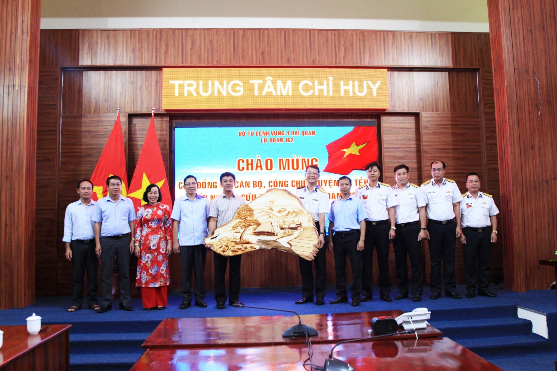 Cán bộ, công chức huyện Đạ Tẻh nghiên cứu, thực tế tại Lữ đoàn 162