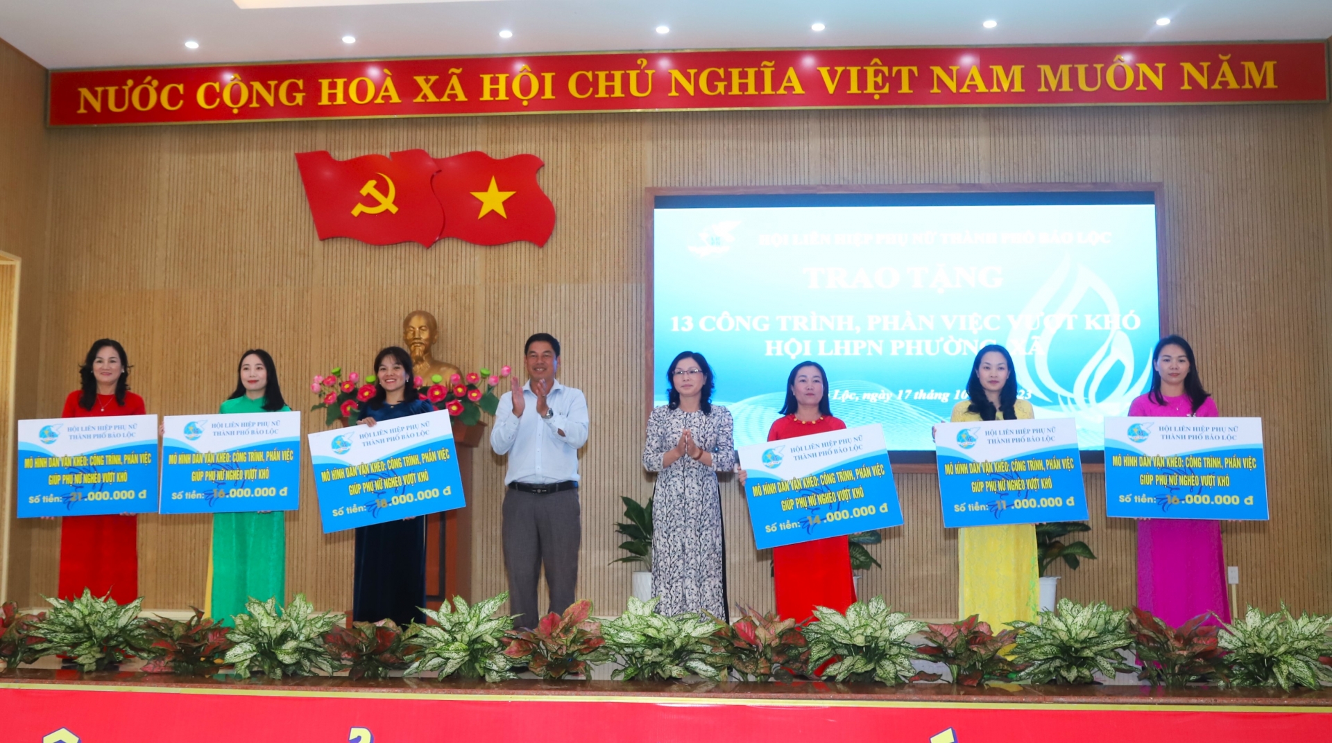 Bảo Lộc: Trao hơn 170 triệu đồng triển khai các công trình, phần việc giúp phụ nữ vượt khó