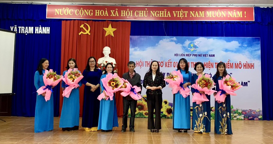 Hội thảo sơ kết, đánh giá 1 năm thực hiện thí điểm các mô hình của phụ nữ