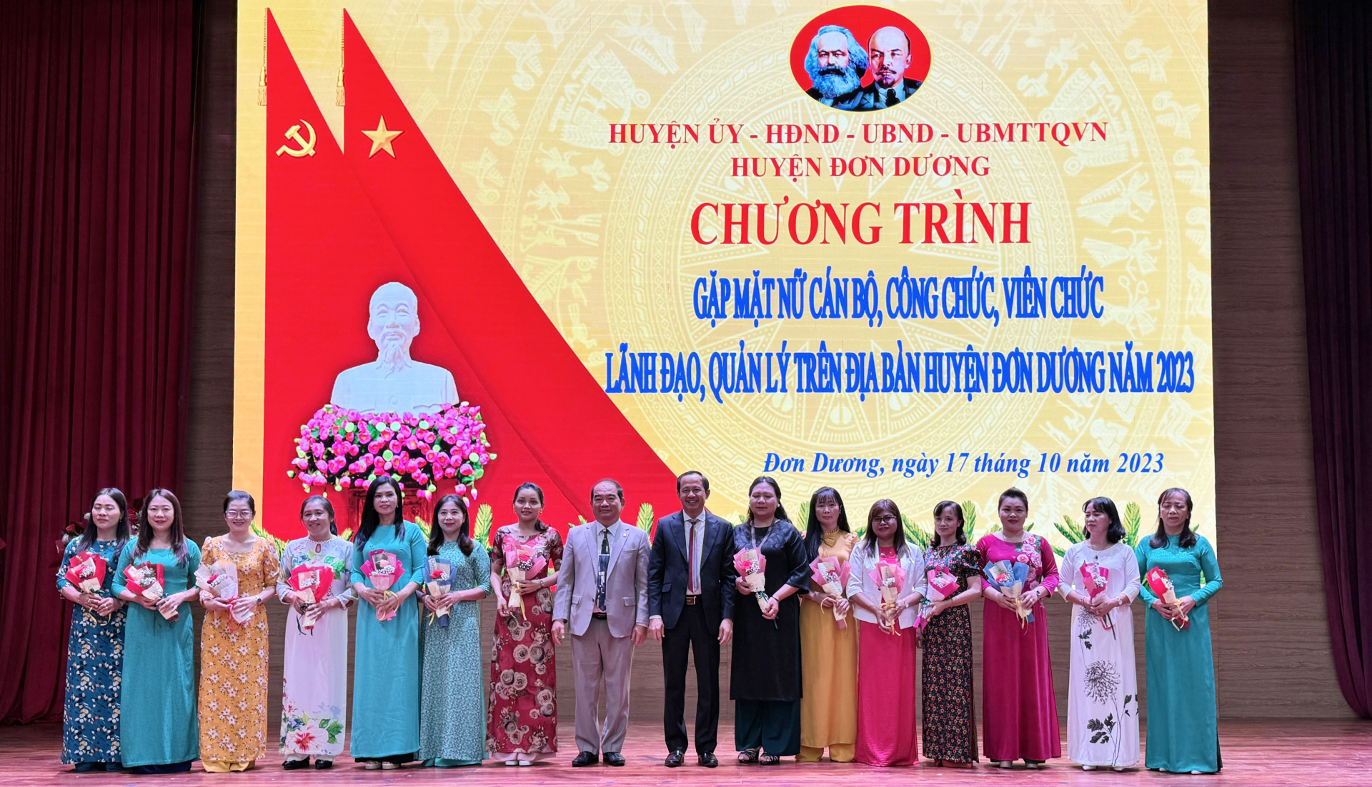 Đơn Dương: Gặp mặt nữ cán bộ nhân ngày Phụ nữ Việt Nam 20/10 