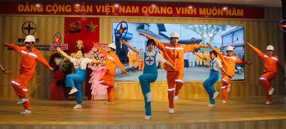 Dấu ấn nửa nhiệm kỳ của ngành Điện