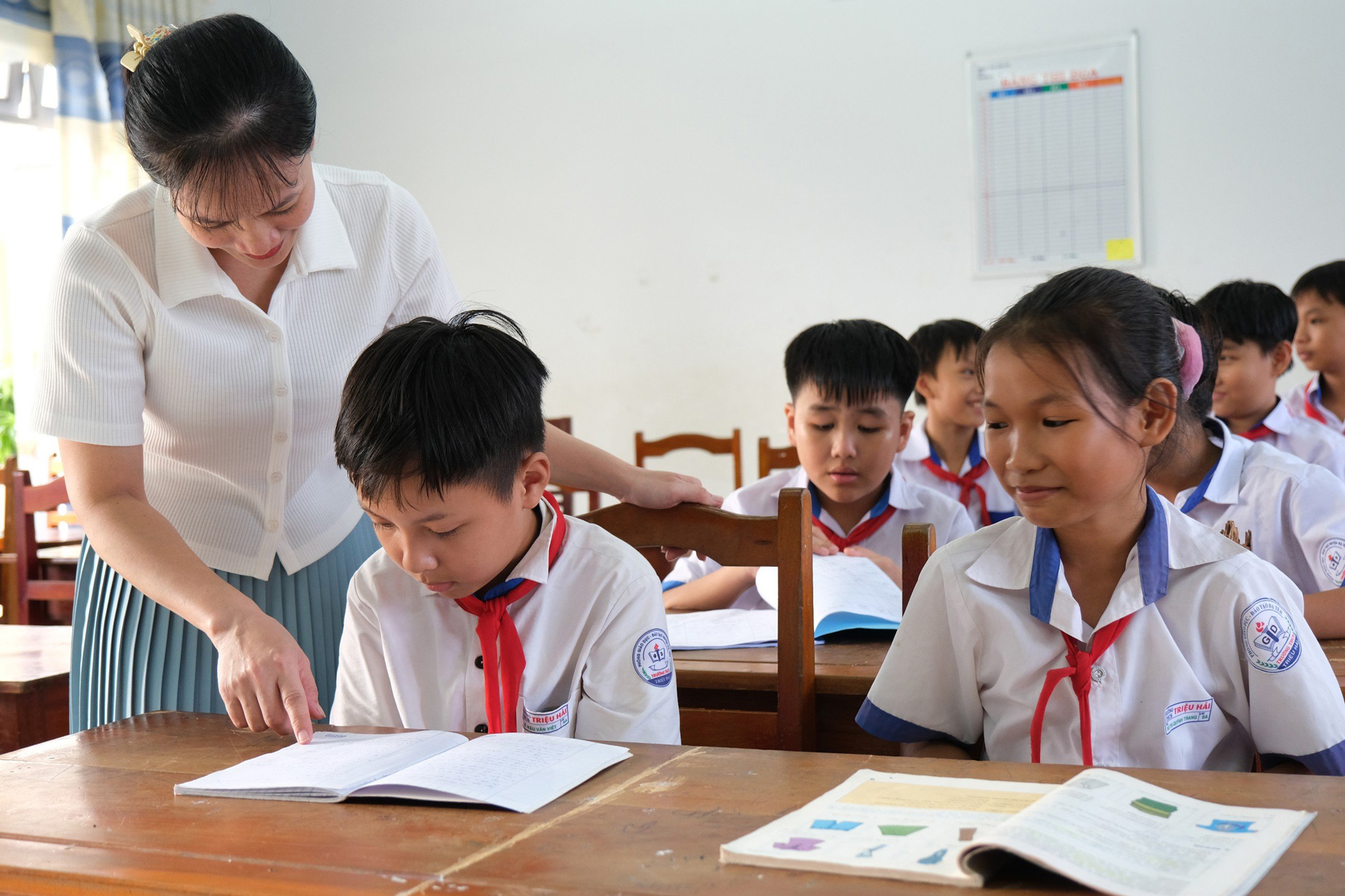Trường vùng xa đạt chuẩn quốc gia