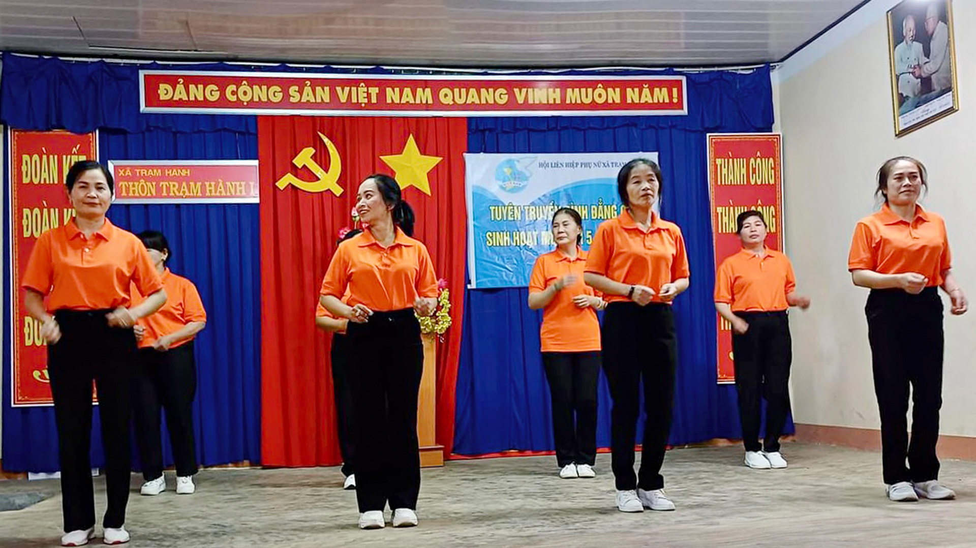 Phụ nữ Trạm Hành chung tay xây dựng NTM nâng cao