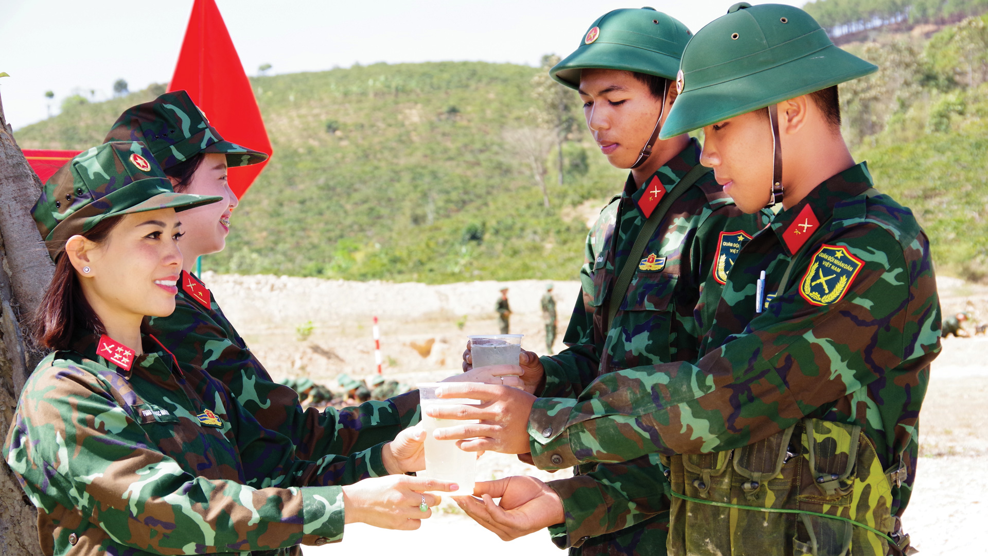 Phụ nữ lực lượng vũ trang “3 giỏi”
