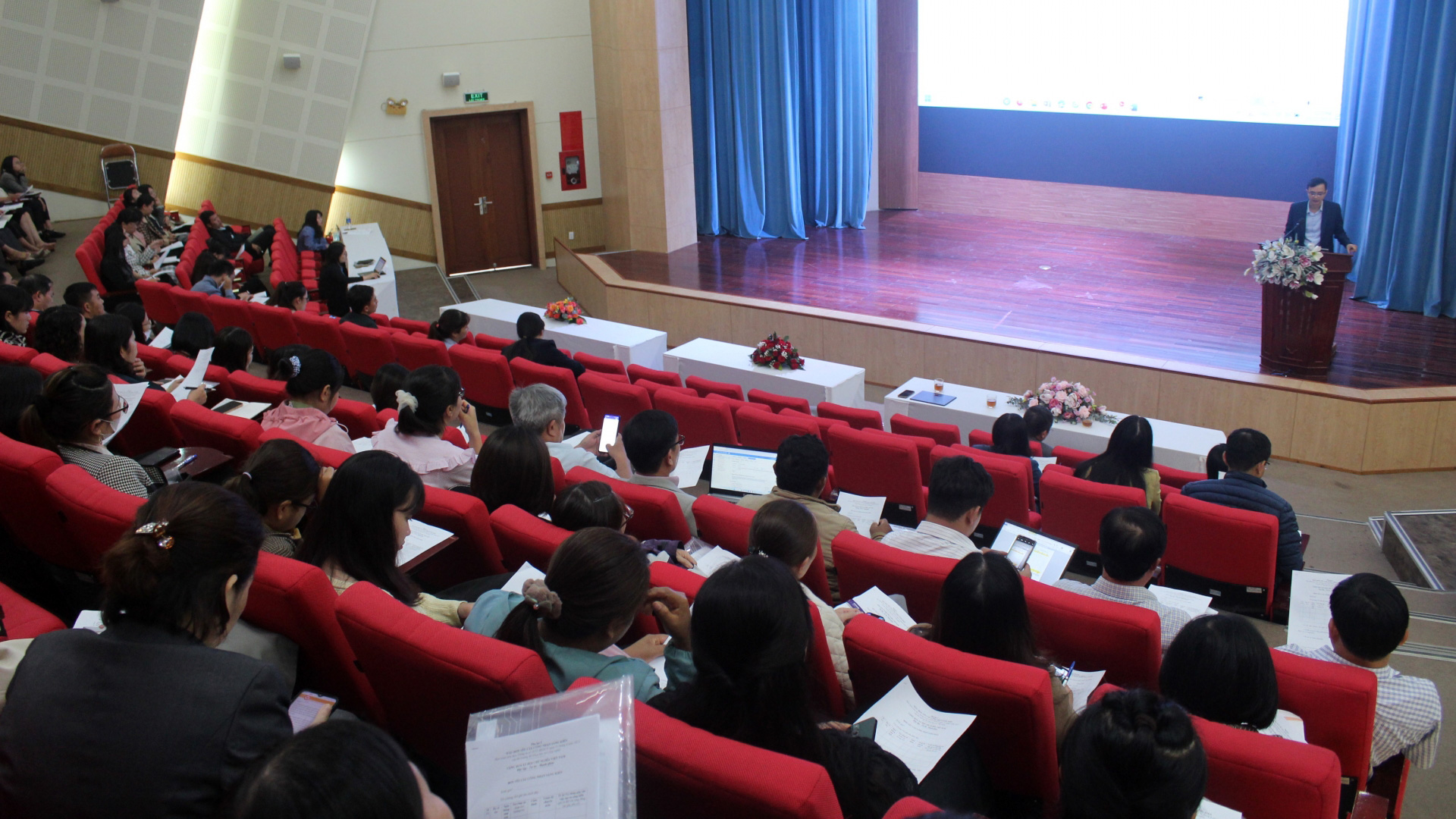 Tập huấn Hoạt động sáng kiến trong thi đua, khen thưởng cho hơn 200 cán bộ, công chức, viên chức
