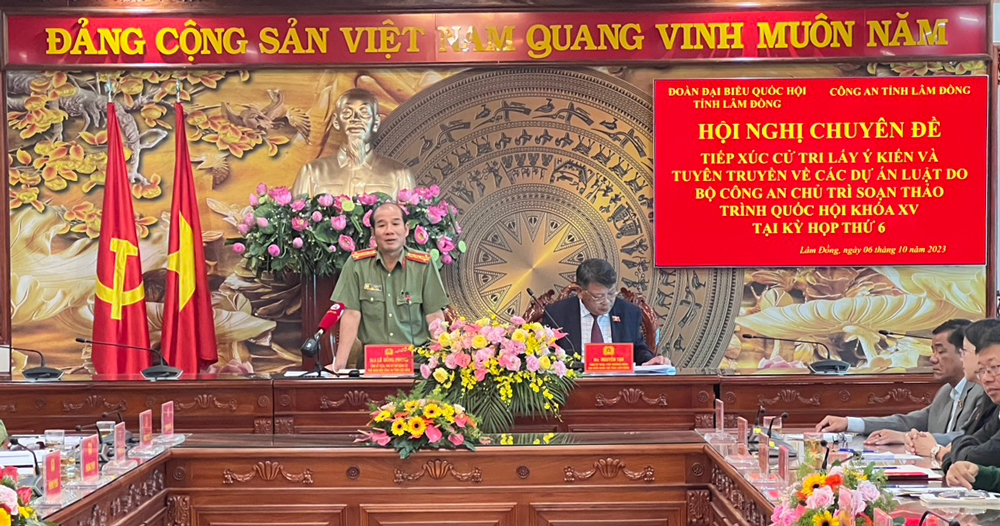 Đoàn Đại biểu Quốc hội tiếp xúc cử tri chuyên đề với lực lượng Công an tỉnh