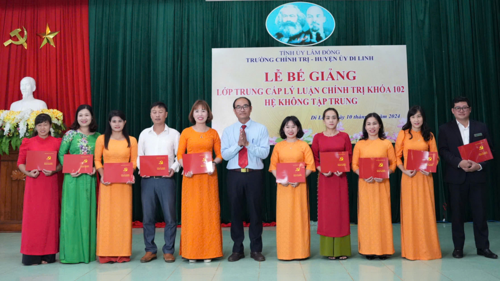 Di Linh: 78 học viên tốt nghiệp Lớp Trung cấp lý luận chính trị Khóa 102