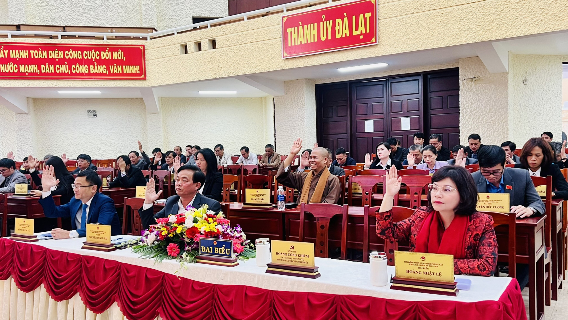HĐND TP Đà Lạt thông qua 6 nghị quyết về tài chính, ngân sách, đầu tư công