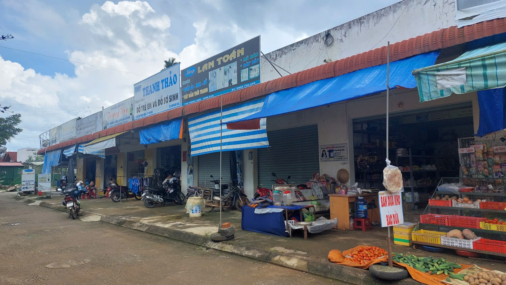 Lâm Hà: Yêu cầu xử lý vụ xây dựng 19 ki ốt trái phép